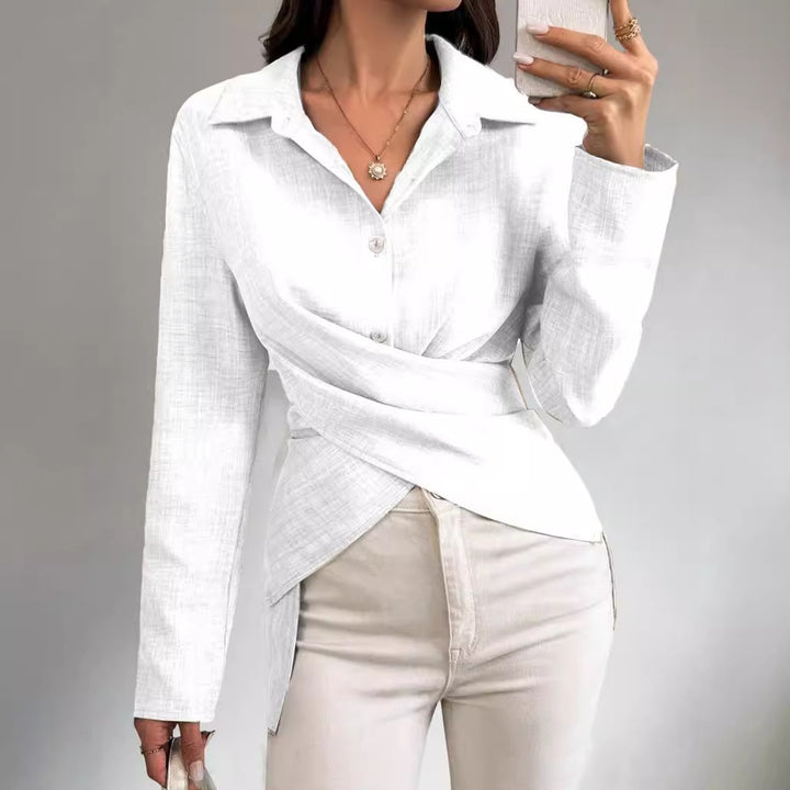 Dame indpakning bluse med elegant krave og raffinerede detaljer Stilla