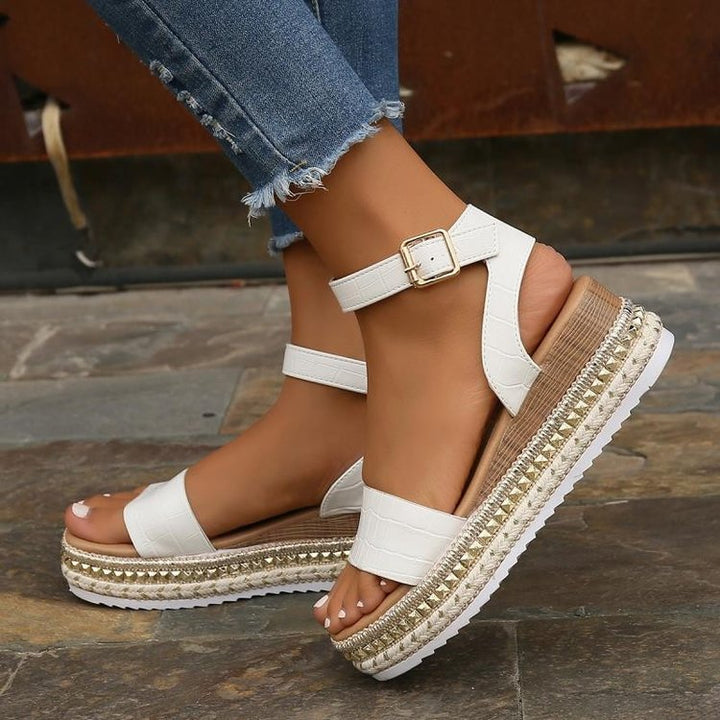 Dame Wedge-sandaler med gyldent akcent og anatomisk fodseng Stilla