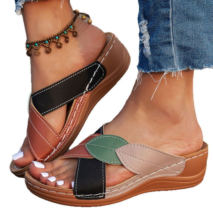 Dame Komfortable Clogs med elegant rem-design og anatomisk sål Stilla