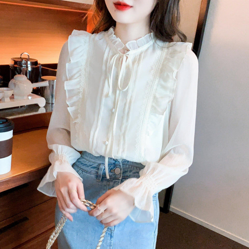 Femme Rynkede Chiffon Bluse med Spidskant Detalje Stilla