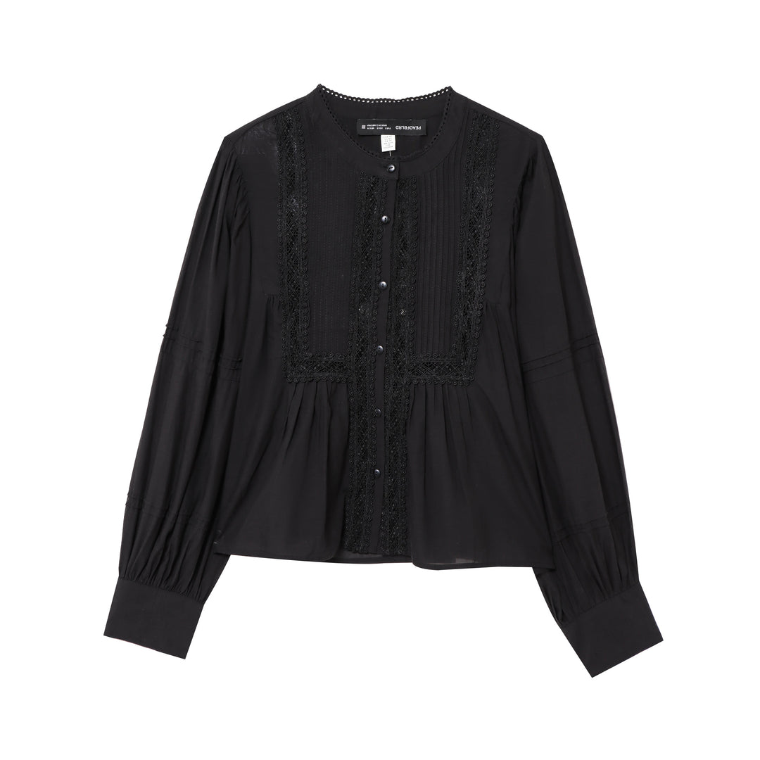 Femme romantisk broderet bluse med knaplukning Stilla