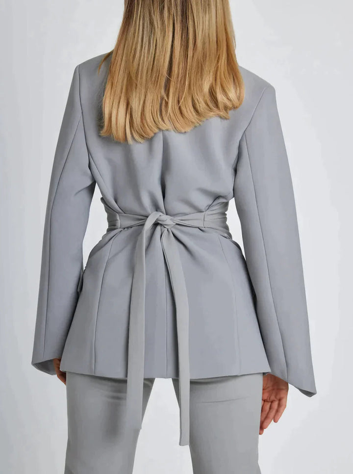 Stilla | Feminin Blazer Med Stilfuld Elegance