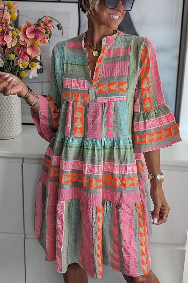 Stilla | Linned Blend Farverig Babydoll Mini Kjole Med Etisk Mønster Og Vendingærm
