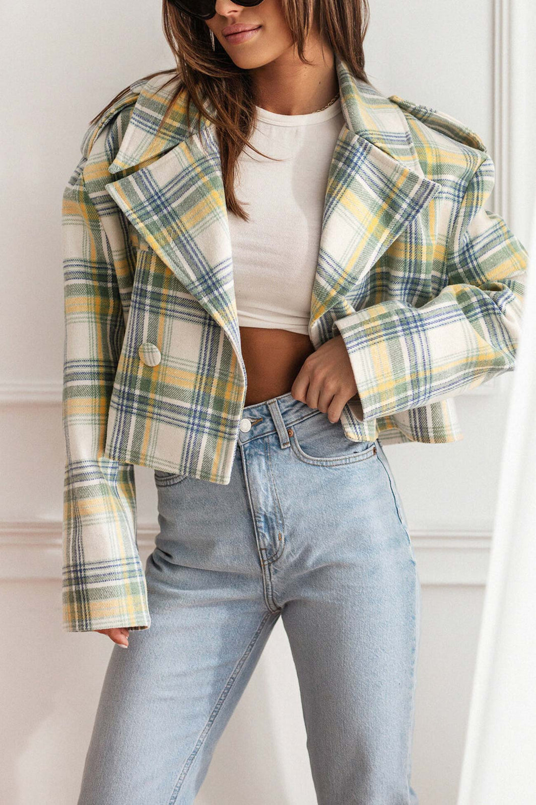 Stilla | Rutig Kort Blazer Med Knaplukning