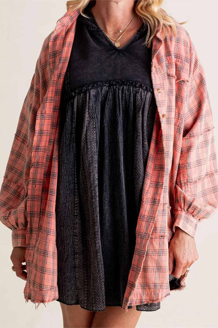 Stilla | Tartan Bluse Med Knapliste, Frynser og Slidskante
