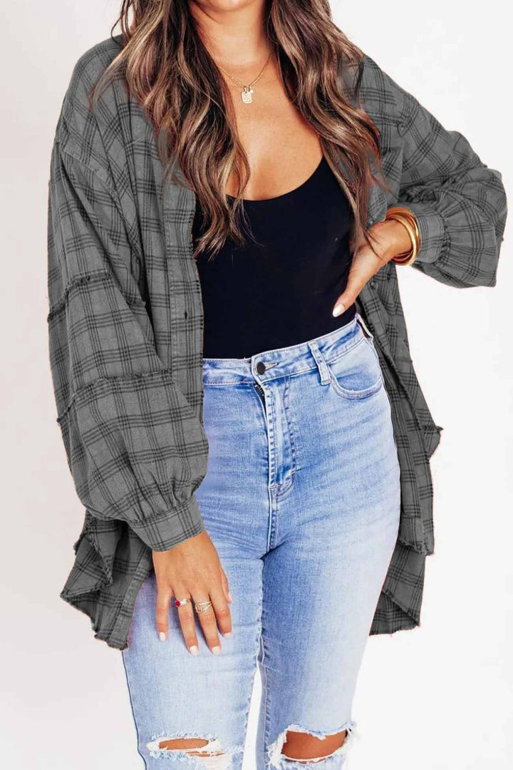Stilla | Tartan Bluse Med Knapliste, Frynser og Slidskante