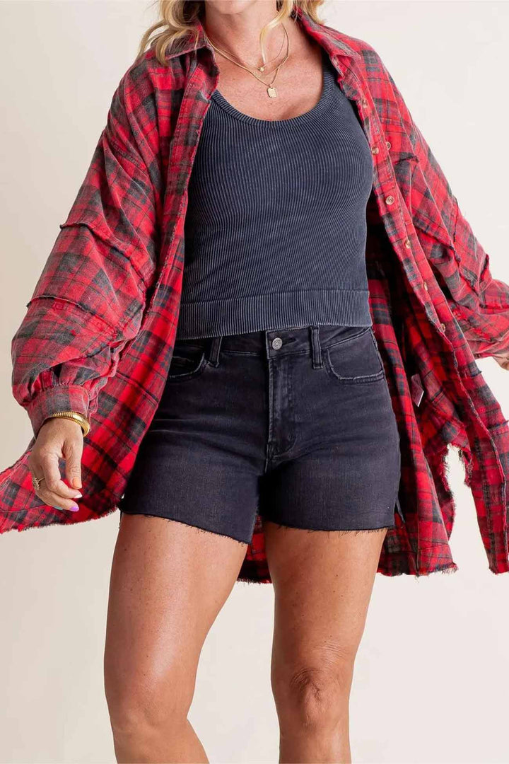 Stilla | Tartan Bluse Med Knapliste, Frynser og Slidskante