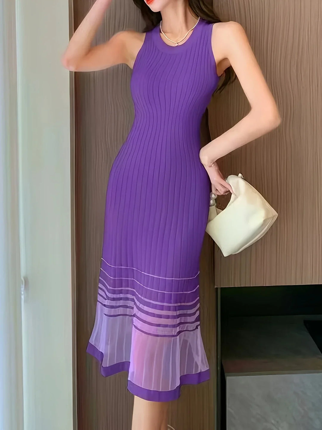 Stilla | Elegant Beige Midi Kjole