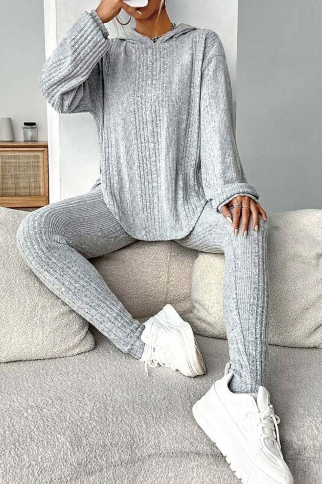 Stilla | Ensemble Leggings med hætte, ribbet split og afrundet kant