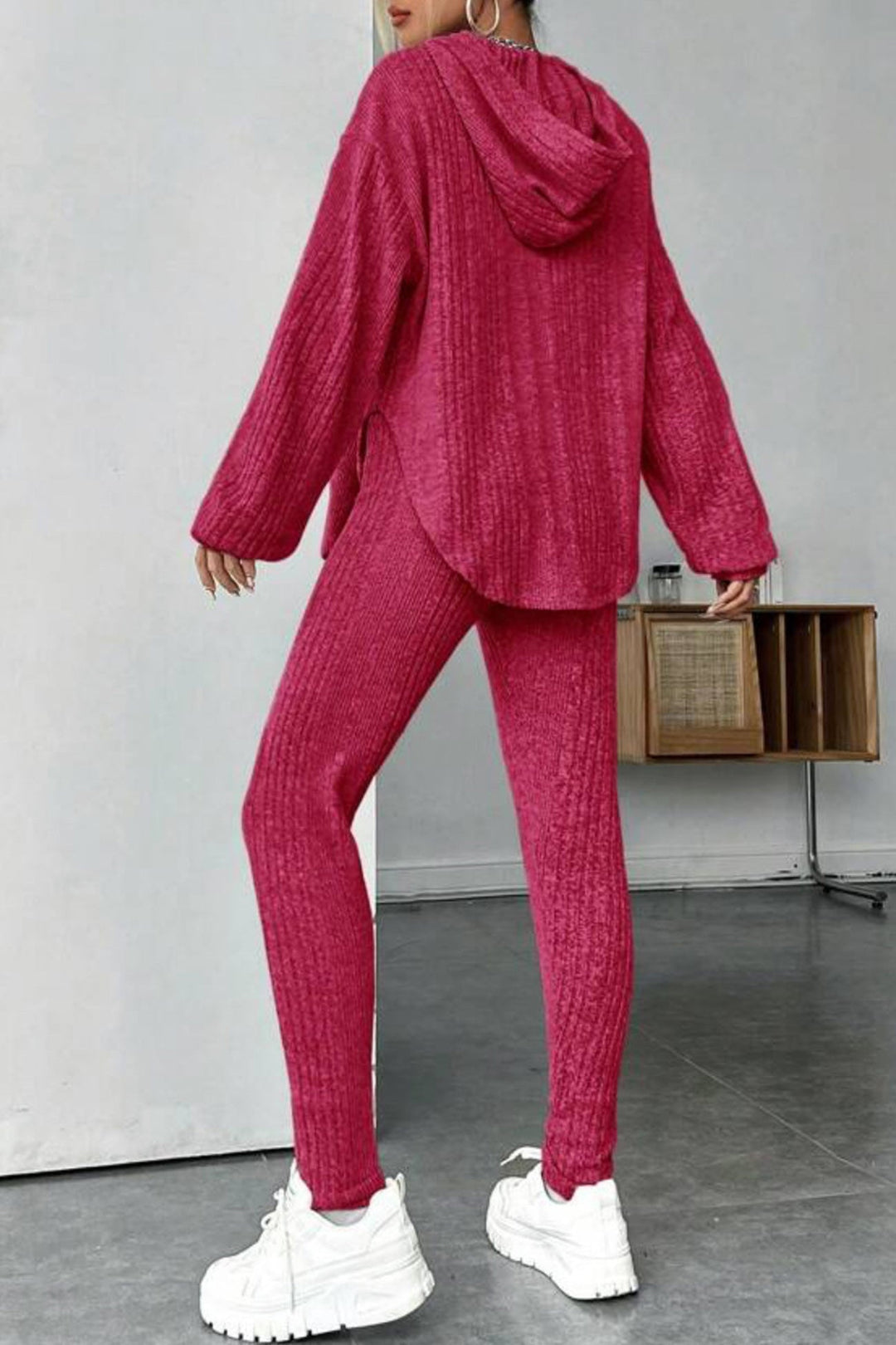 Stilla | Ensemble Leggings med hætte, ribbet split og afrundet kant