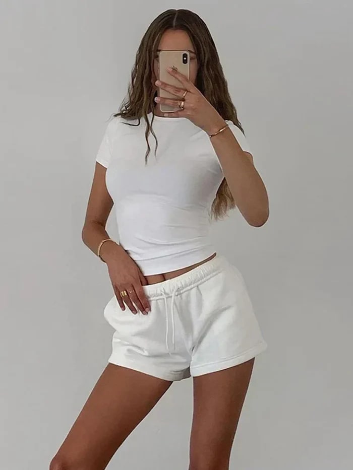 Stilla | Elegant og figursyet T-shirt til damer