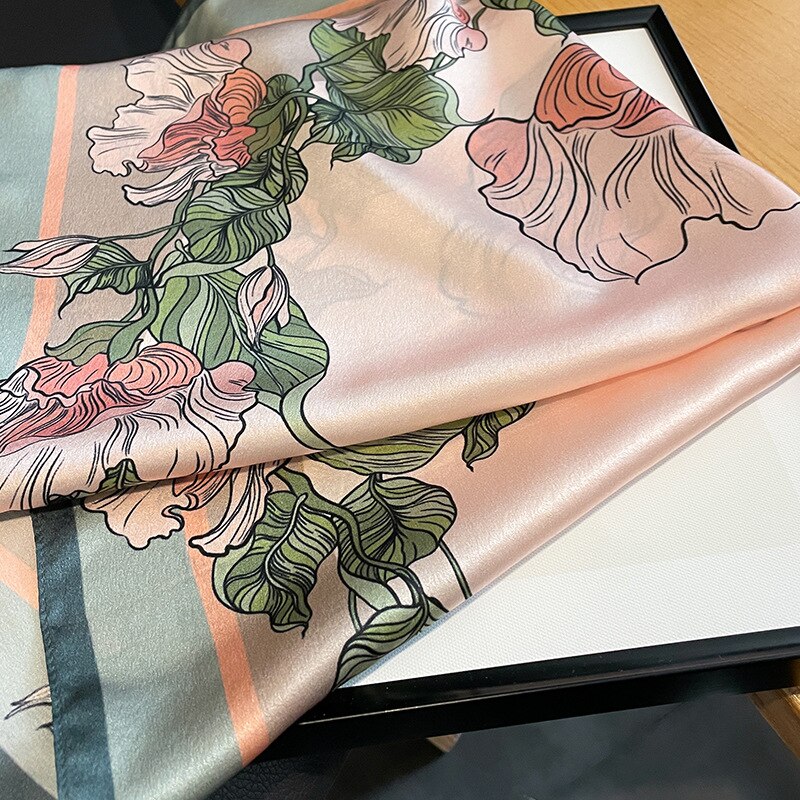 Stilla | 100% Silke Fyrkant Blomst Pink Kvinde