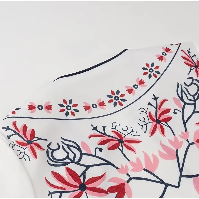 Stilla | Elegant Strikjakke Med Etno Blomstertryk