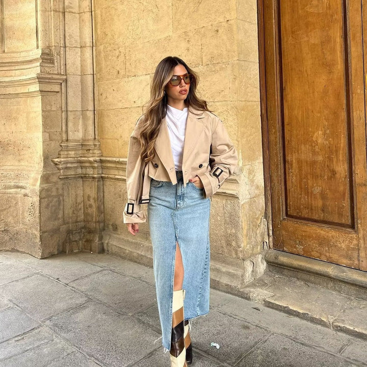 Stilla | Kort Trenchcoat Jakke i Beige Til kvinder