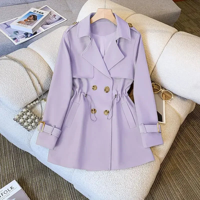 Stilla | Elegant Knælang Trenchcoat Til Damer i Lille Størrelse