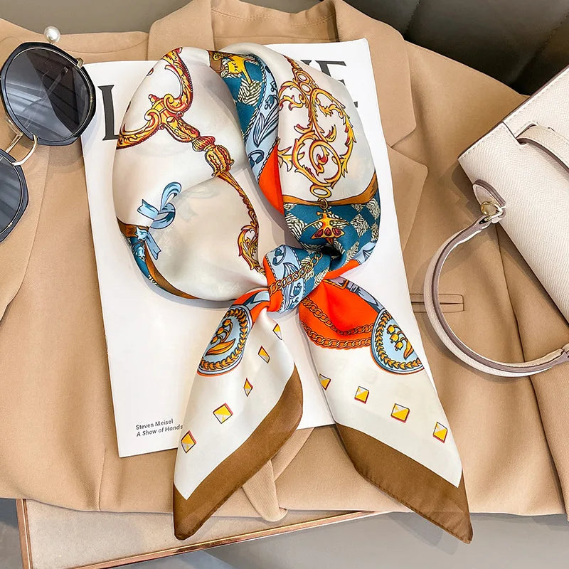Stilla | Klassisk Square Silkescarf I Chic Look