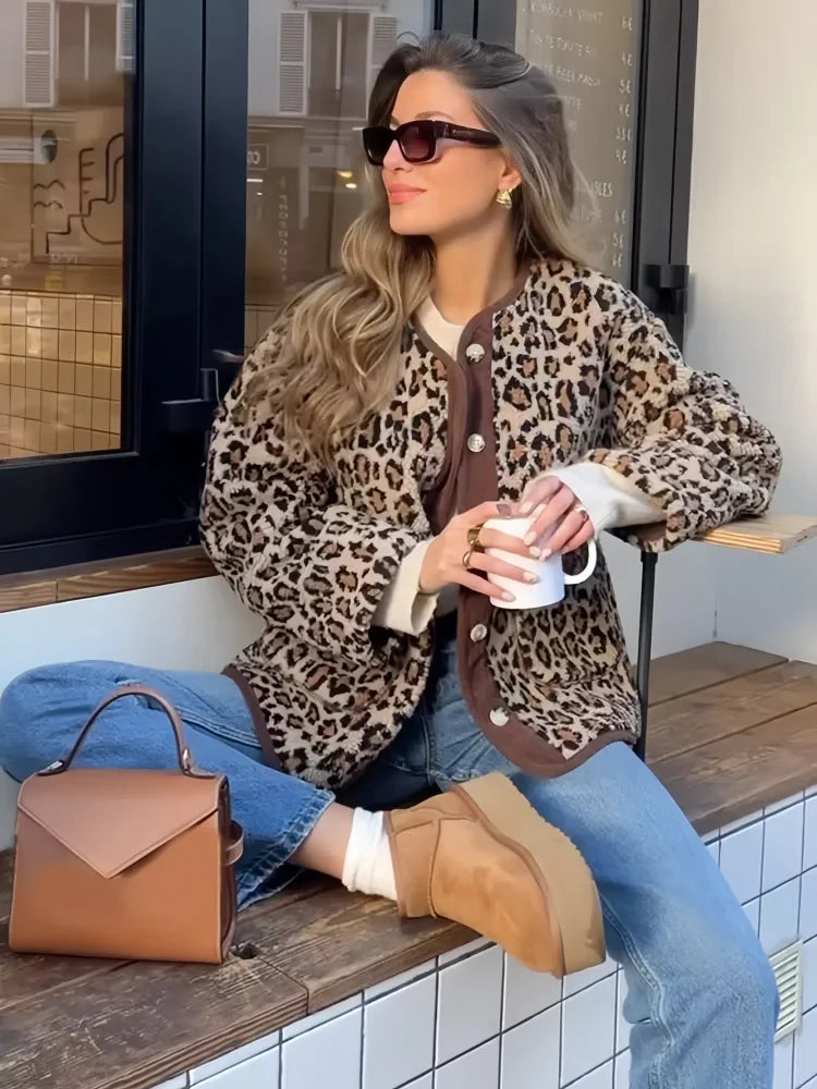 Stilla | Elegant Leopardstrikjakke
