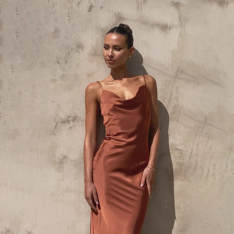 Stilla | Langt Satin Kjole
