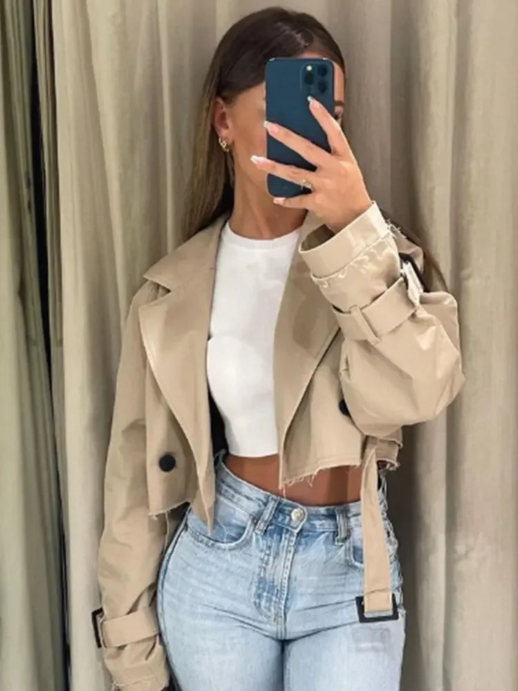 Stilla | Stilfuld Kort-Trenchcoat