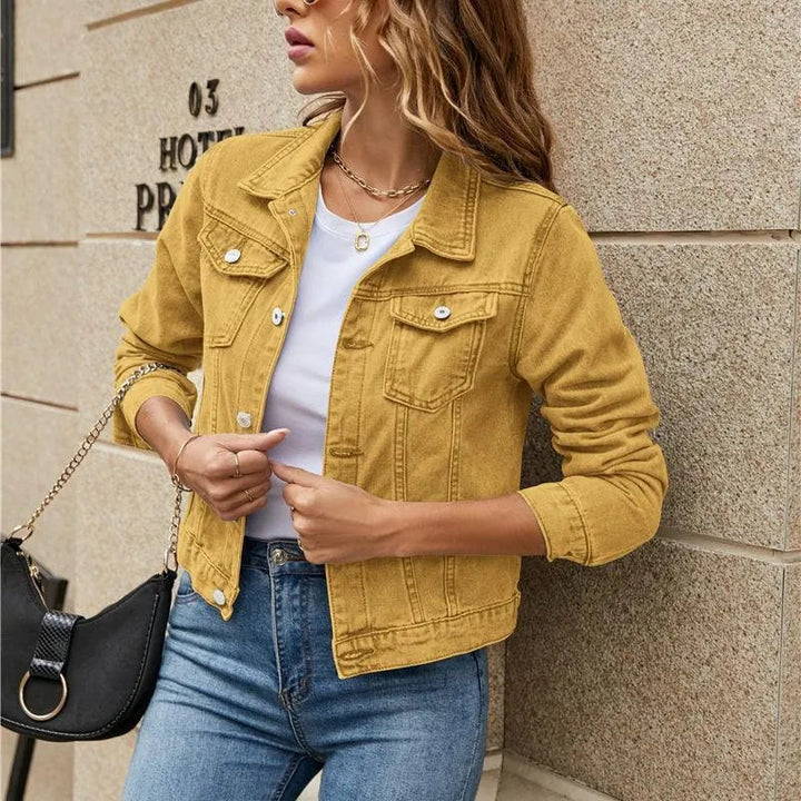 Stilla | Jeansjakke Modet Ændret Denim med knaplukning og brystlommer Perfekt til afslappede outfits