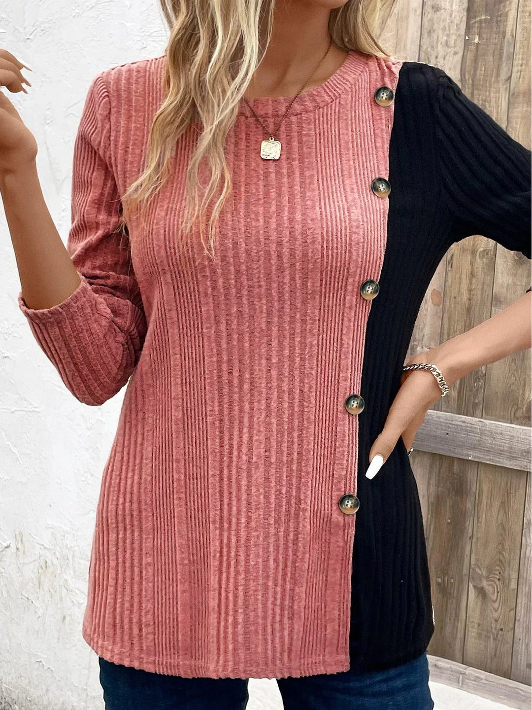 Stilla | Dam Langærmet T-shirt Med Color Block Detaljer Og Knapliste
