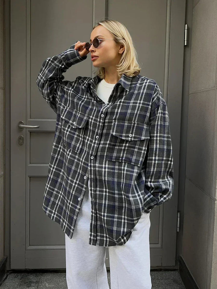 Stilla | Vinlese Ternet Oversized Bluse