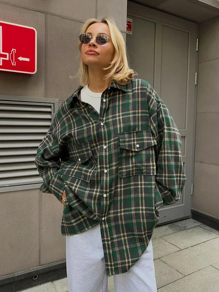Stilla | Vinlese Ternet Oversized Bluse
