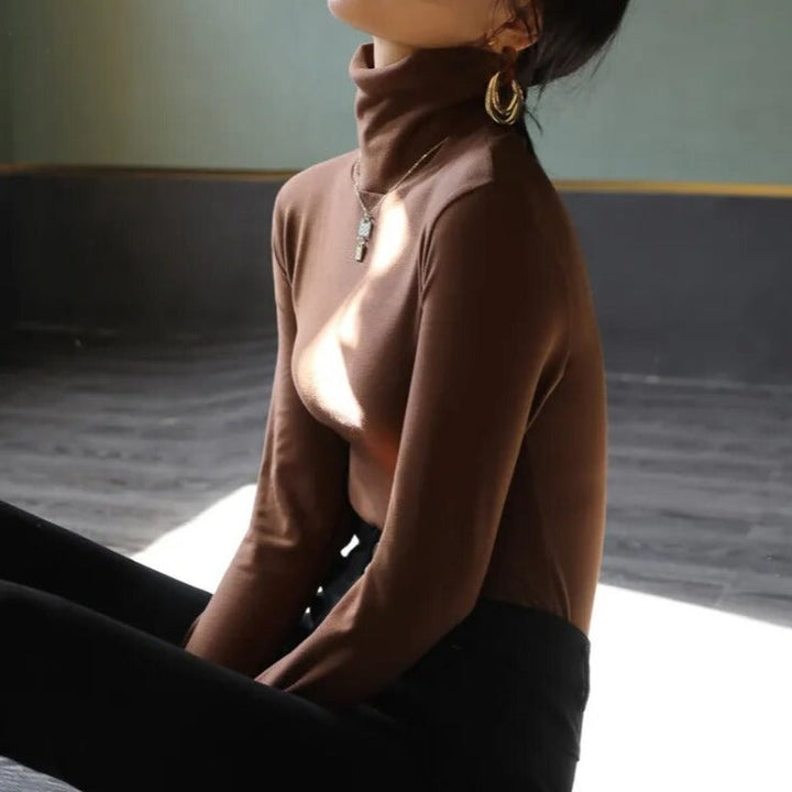 Stilla | Velour turtleneck sweater til kvinder