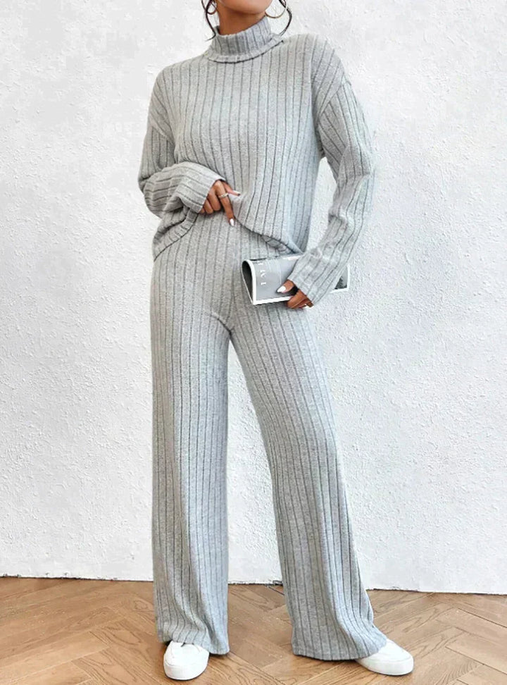 Stilla | Strikket bukser og rullekrave sweater til damer