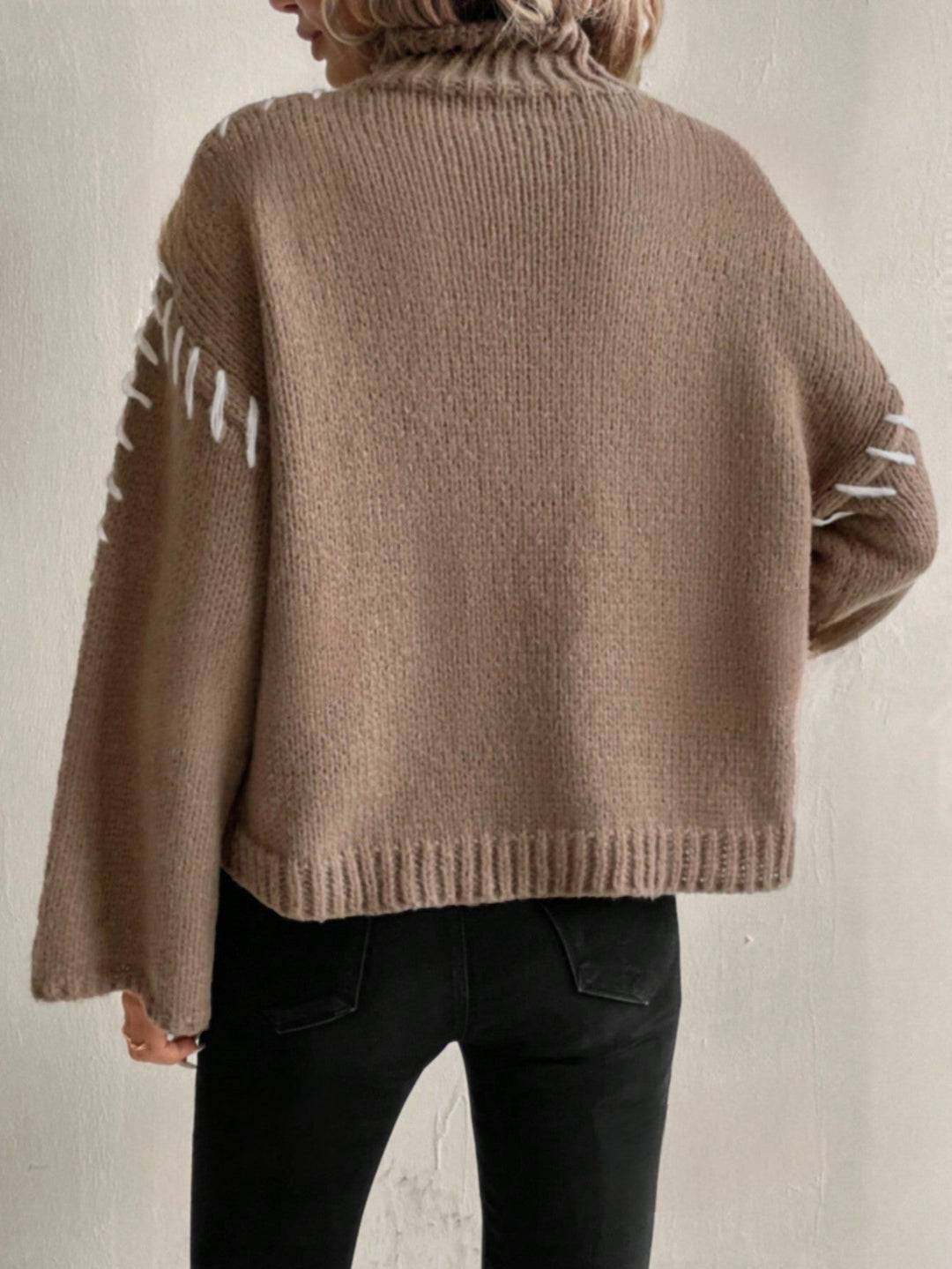 Stilla | Dame Patchwork Strikpullover med Kontrasterende Farver og Høj Hals