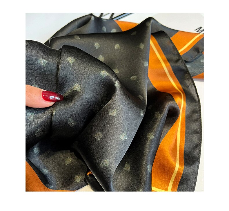 Stilla | Chic Og Raffineret 100% Silke Square