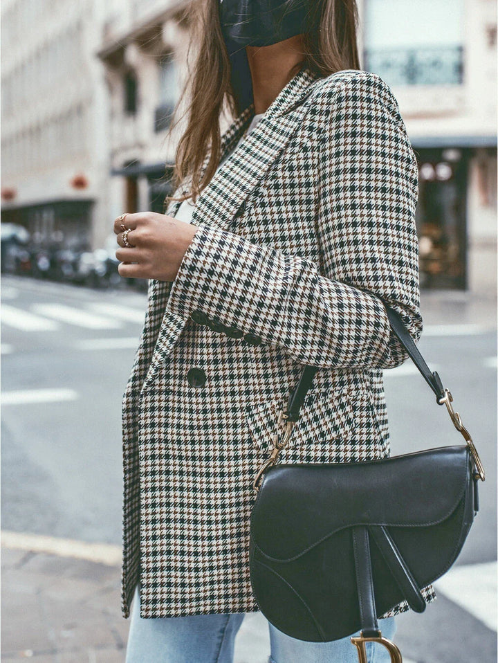 Stilla | Rutet Blazerdesign med Moderne Snit