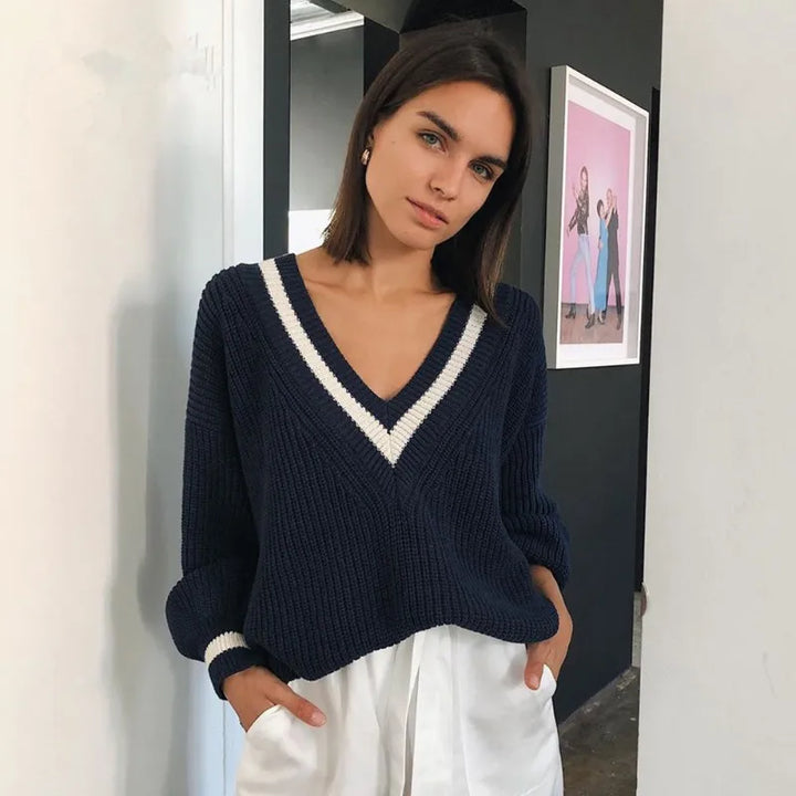 Stilla | Stribet V-hals sweater til kvinder i Old Money stil
