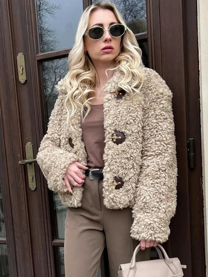 Stilla | Damejakke i kunstuld, Varm og trendy, Tykt design