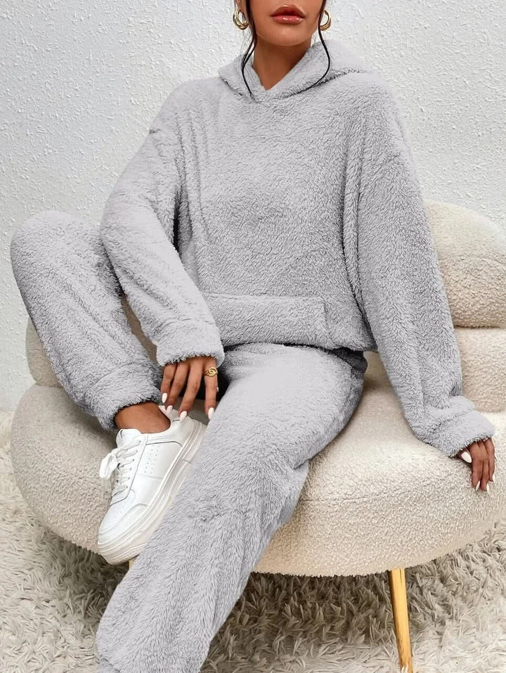 Stilla | Dame Hoodie Og Joggingbukser Med Plysbjørn, Behagelig Og Elegant
