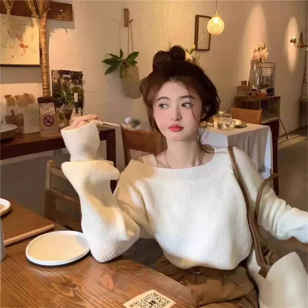 Stilla | Offshoulder Trøje med Moderne Snit og Blødt Stof