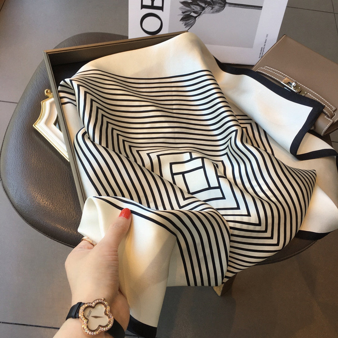 Stilla | 100% Moderne Silke Kvadrat Til Kvinder