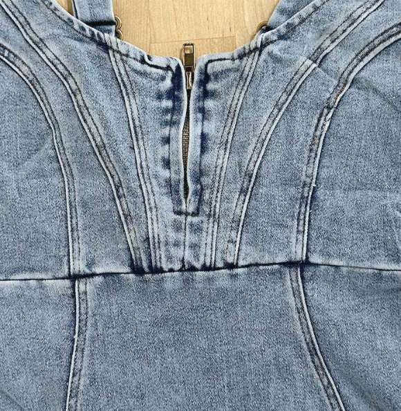 Stilla | Denim Kjole Med Tætsiddende Pasform Der Sikrer Et Elegant Udseende