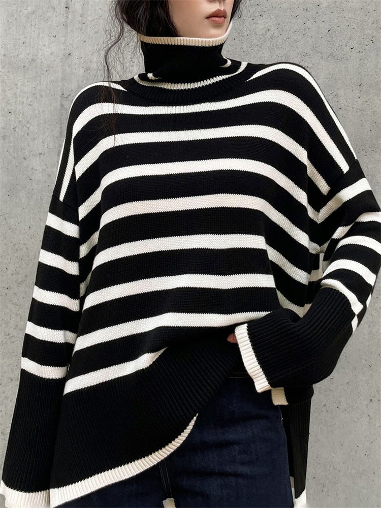 Stilla | Oversize-trøje med stribet rullekrave
