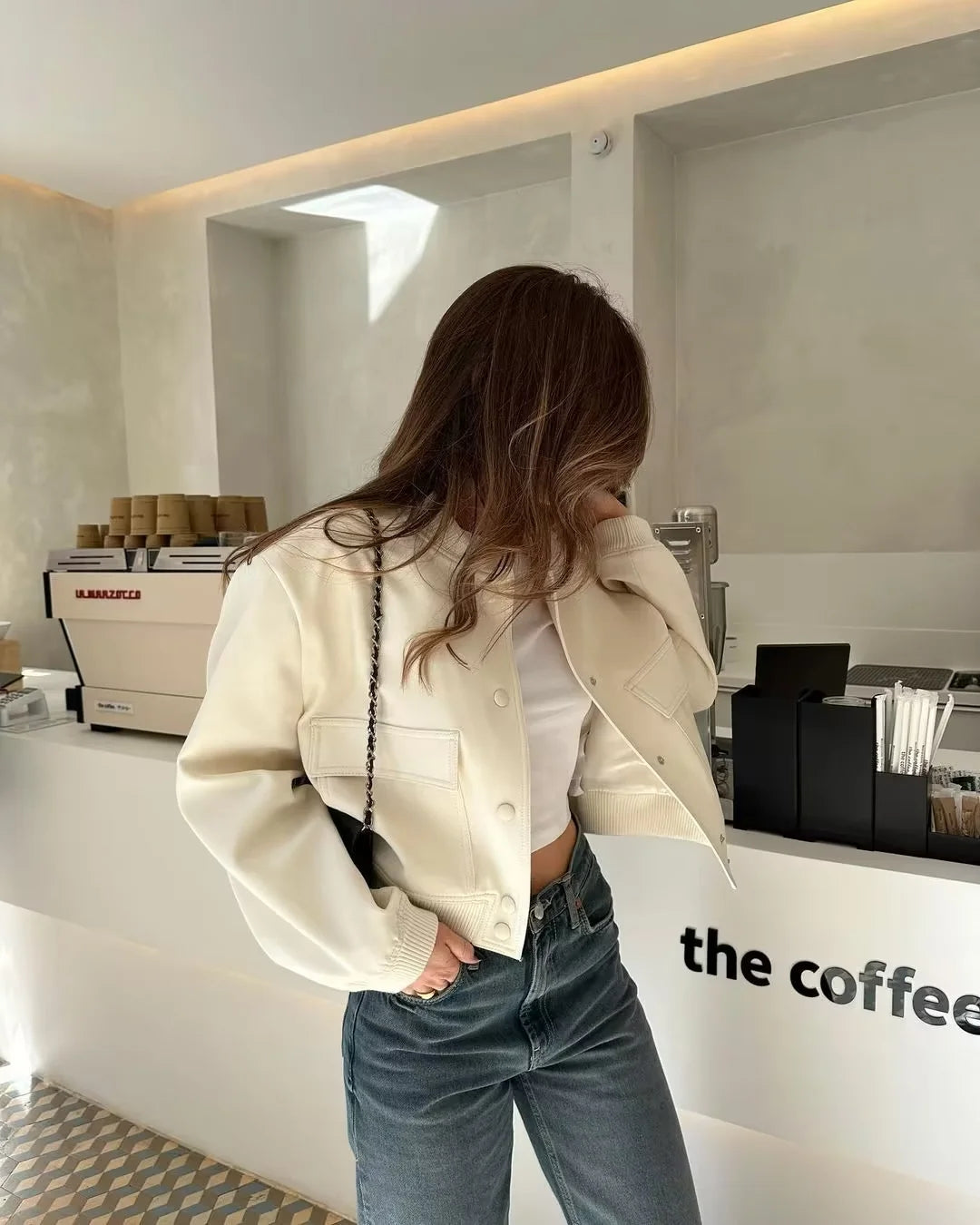 Stilla | Beige Flyverjakke Til Et Elegant Udseende