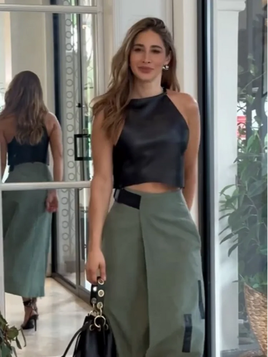 Stilla | Top Komplet Med Korte Snit Og Wrap-look