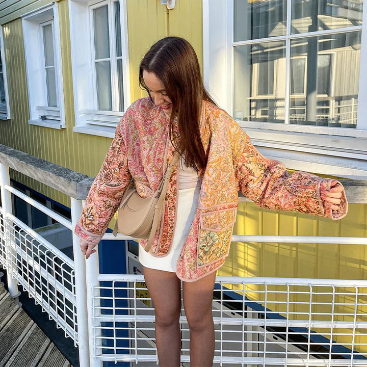 Stilla | Trendy og Elegant Jakke Med Et Tryk