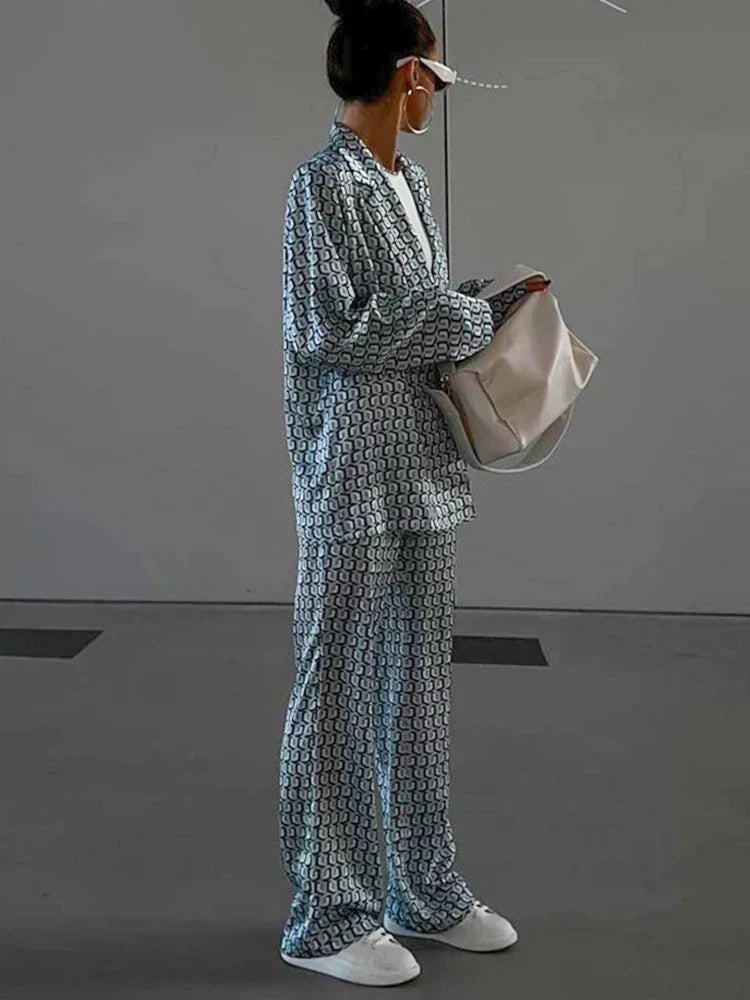 Stilla | Satinjakkesæt med Elegant Look