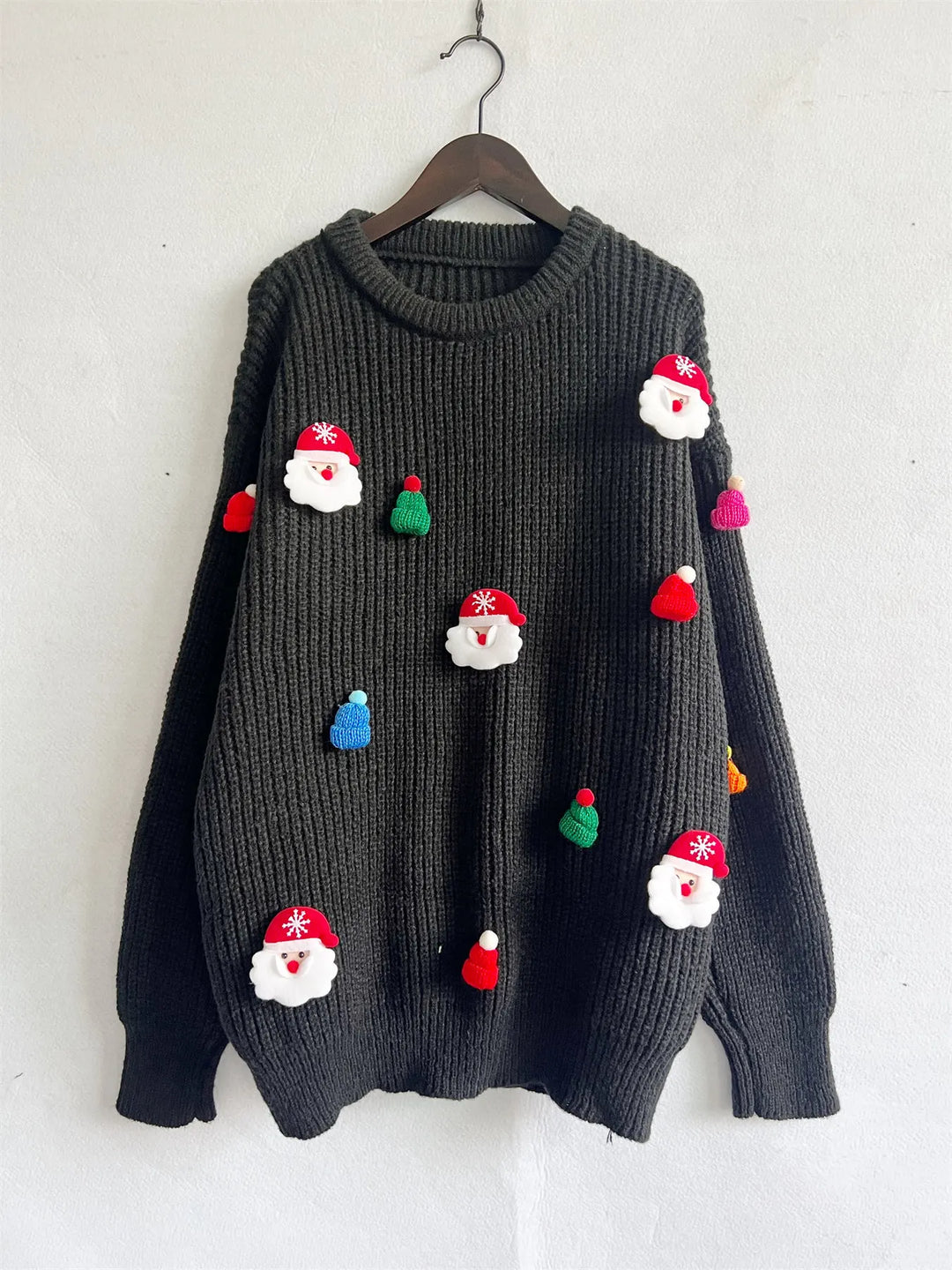 Stilla | Varm Pullover Af Jacquard Strik Med Rund Halsudskæring Og Hæklede Julefigurer Til Dame