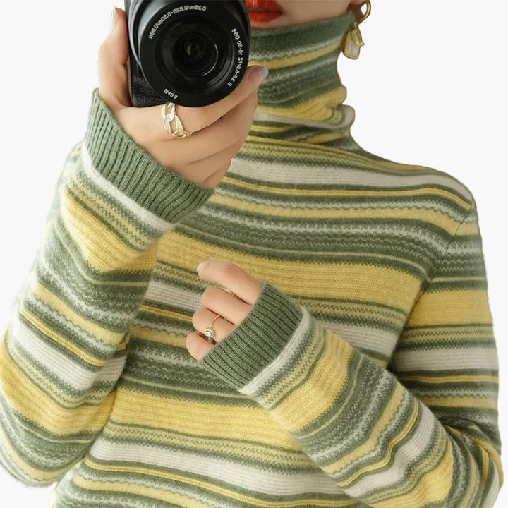Stilla | Rullekrave Sweater I Retro-Stribemønster - Mode Vinter Sweater til Hverdag & Fritid