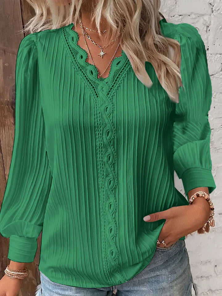 Stilla | Elegant damebluse med charme