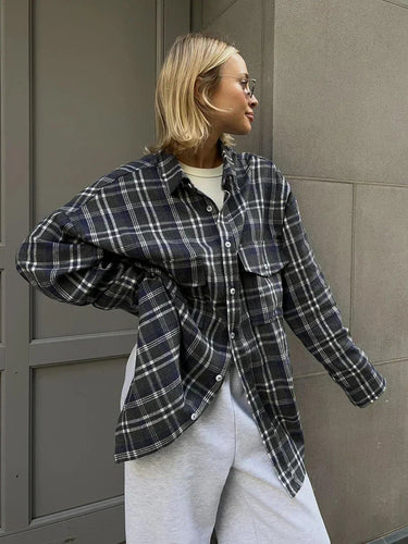 Stilla | Vinlese Ternet Oversized Bluse