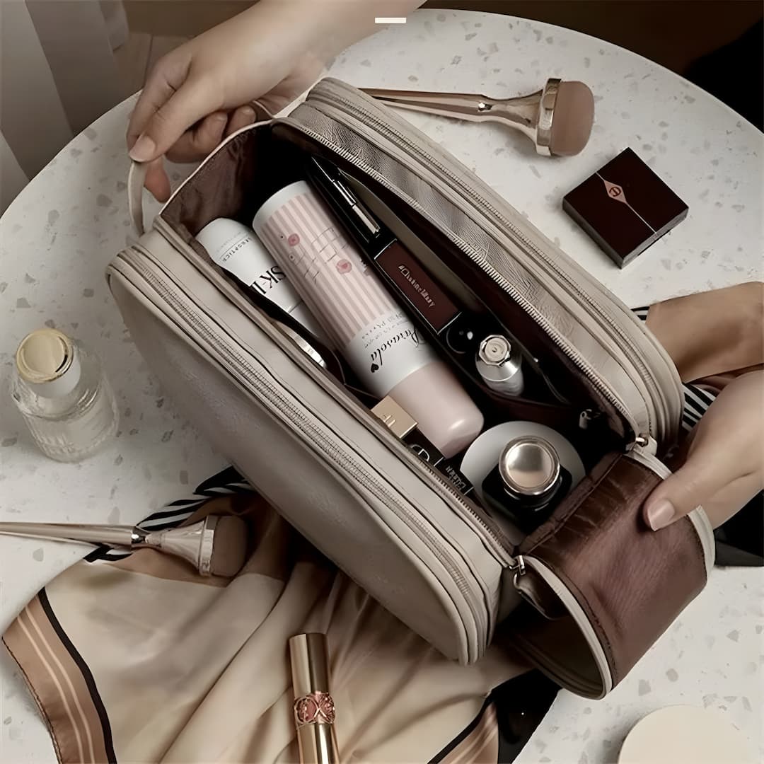 Stilla | Capacity Makeup Bag Rummelig og Praktisk