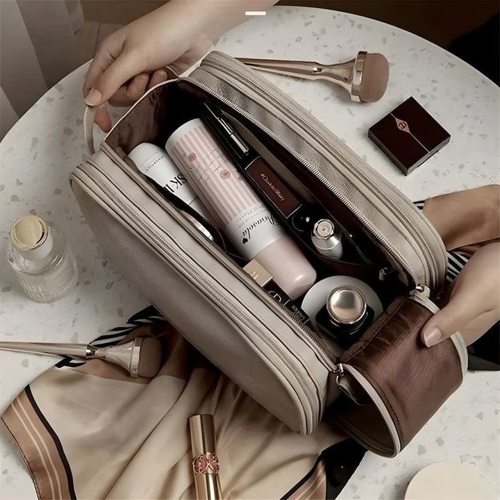 Stilla | Capacity Makeup Bag Rummelig og Praktisk