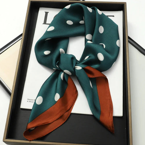 Stilla | Luksuriøs Square Silkescarf I Stil